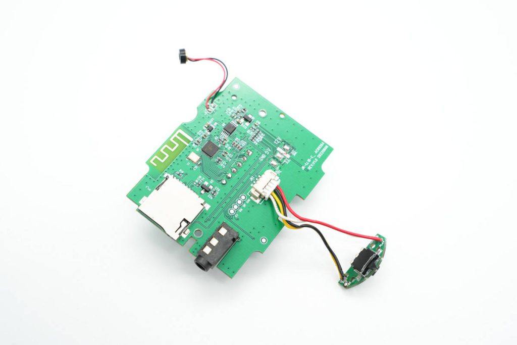 机乐堂车载蓝牙发射器拆解_机乐堂带线款多端口车载蓝牙发射器_智能蓝牙gps定位车充