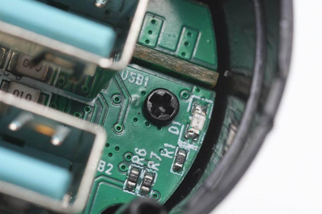 机乐堂车载蓝牙发射器拆解_机乐堂带线款多端口车载蓝牙发射器_智能蓝牙gps定位车充