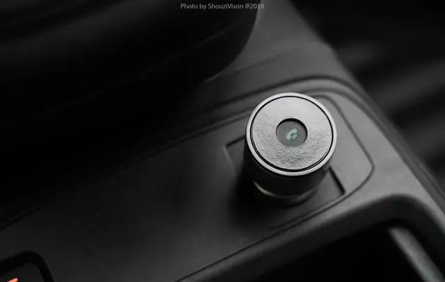 车内多设备快充解决方案_智能手势控制蓝牙快充_智能蓝牙gps定位车充