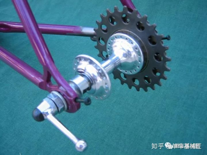 拆卸飞轮塔基的工具_xd塔基飞轮安装_飞轮塔基如何拆卸