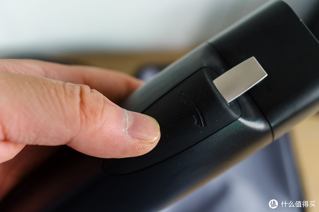 智能蓝牙gps定位车充_随车充模式2_随车充缆上控制与保护装置