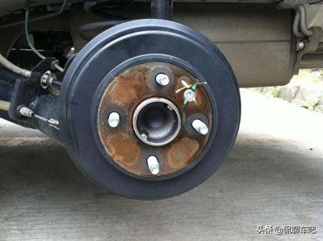 汽车刹车碟刹与鼓刹优缺点比较_汽车鼓刹改碟刹_碟刹鼓刹制动力分析