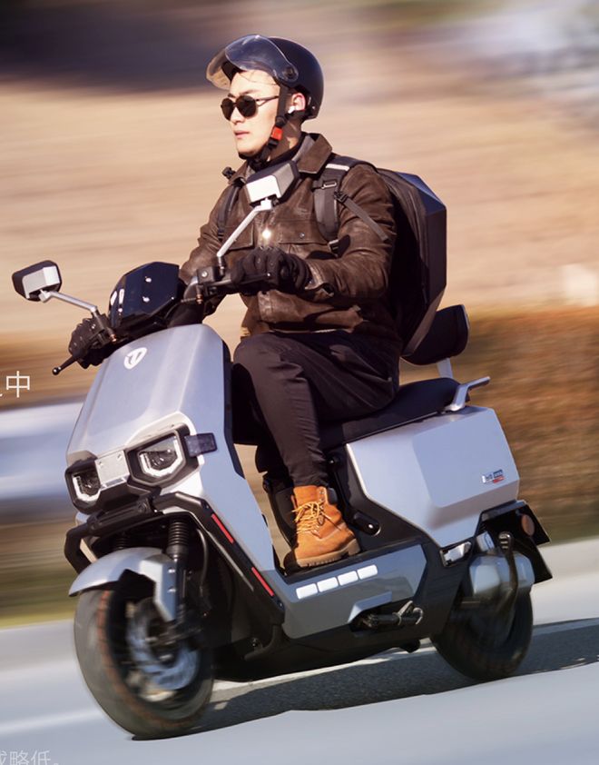 星空·体育中国官方网 台铃新车苍穹亮相！搭载鸿蒙系统+2500W强磁电机，可跨城骑行！