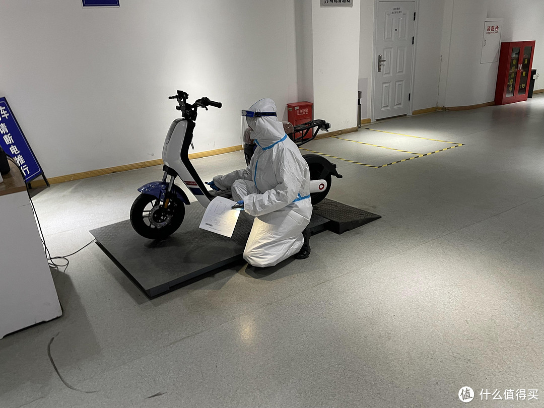 绿源K5电动车选购_新国标电动车参数对比_博世电机和雅迪电机哪个好