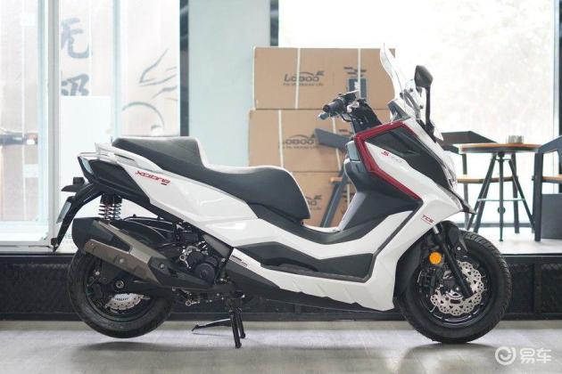 光阳赛艇S350黑武士 31980元 性价比踏板摩托车_庞巴迪350多少钱