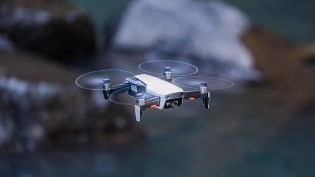 暗网下载 大疆又发新品DJI MAVIC Air你的Pro白买了
