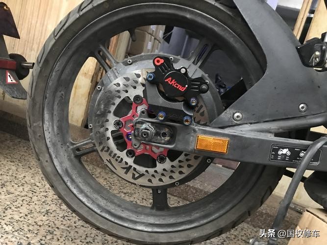 电动车刹车选择_前碟后鼓刹车优缺点_电动车鼓刹图片
