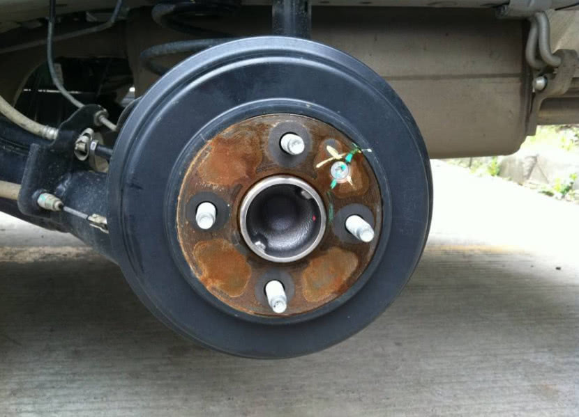 碟刹比鼓刹更强吗？为啥私家车追求碟刹，可大货车却只用鼓刹​