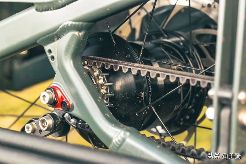 自行车车架材质类型设计_自行车零部件组成类型功能_山地车油簧叉推荐