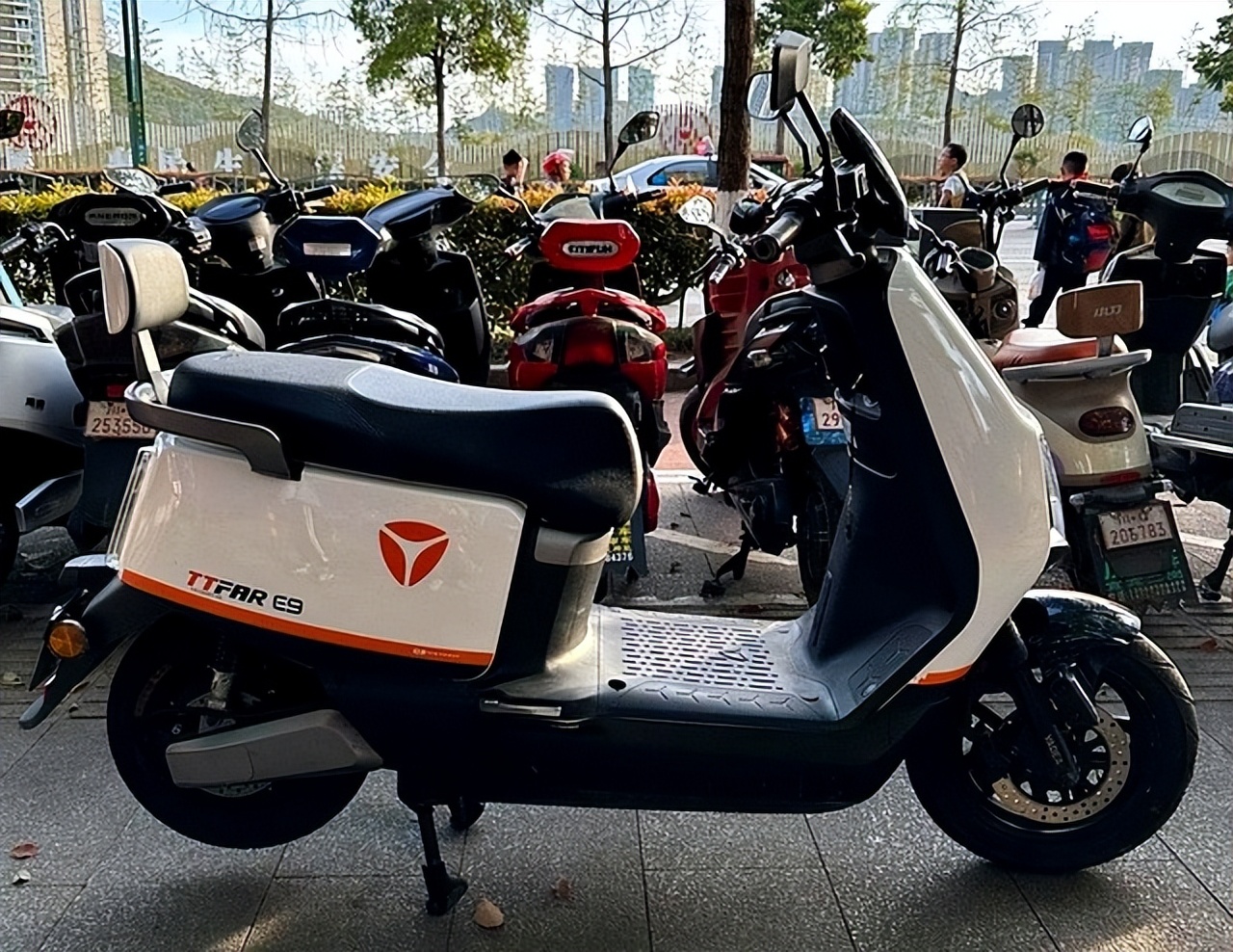 电动车市场2025上半年销量_九号小牛电动车增速_2025爱玛电动车销量