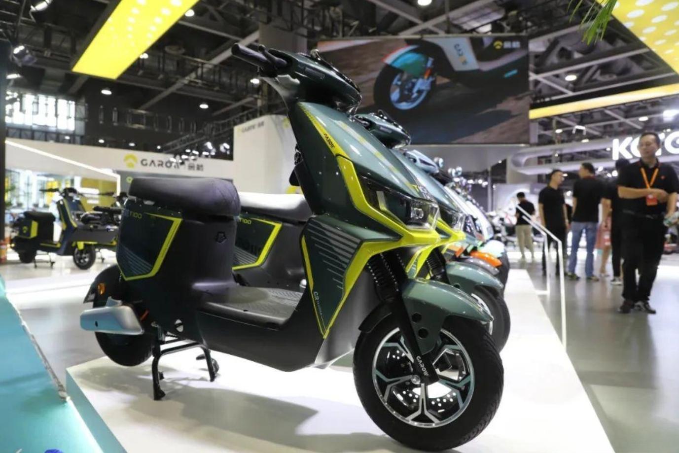 二线品牌电动车测评_金箭电动车代言人图片_金箭电动车续航400里