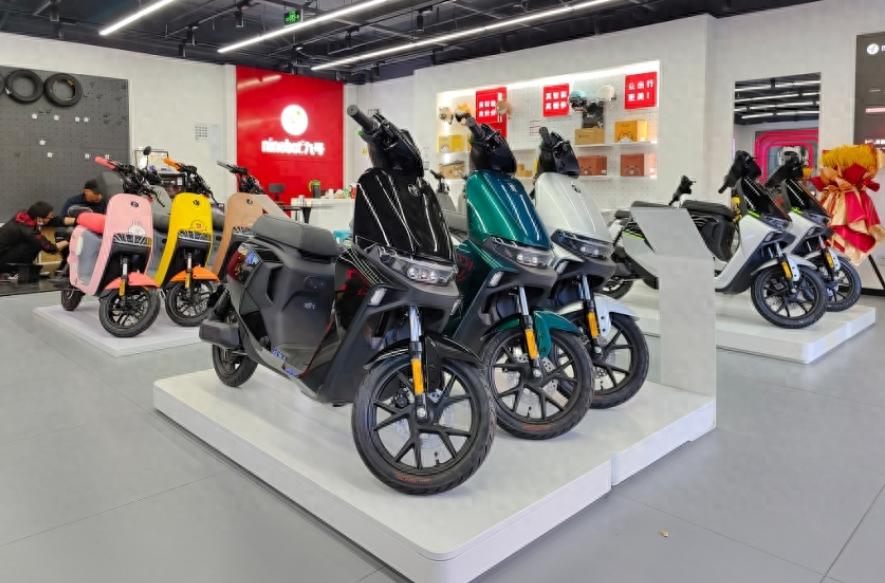 星空·综合体育官网入口 已卖3232.5万辆，2025上半年销量榜出炉！雅迪、爱玛、台铃谁第一