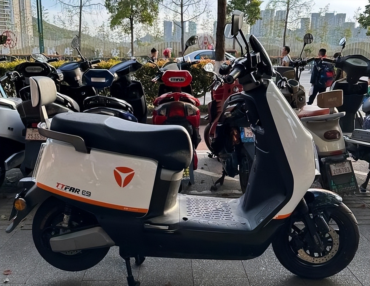 电动车市场增长速度_2025爱玛电动车销量_九号电动车销量增长