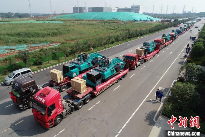 山河智能挖掘机提车作业_山河智能挖掘机操作教程_山河智能挖掘机价格查询