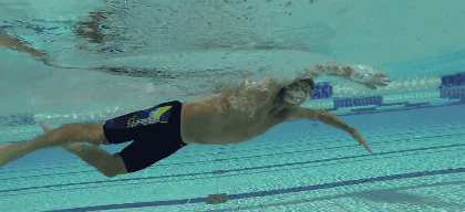 三缸机与四缸机对比_三缸发动机抖动原因_发动机冲程飞轮的作用