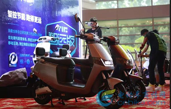 绿能电动车形象代言人_绿能最新电动车代言人_绿能电动车品牌代言人