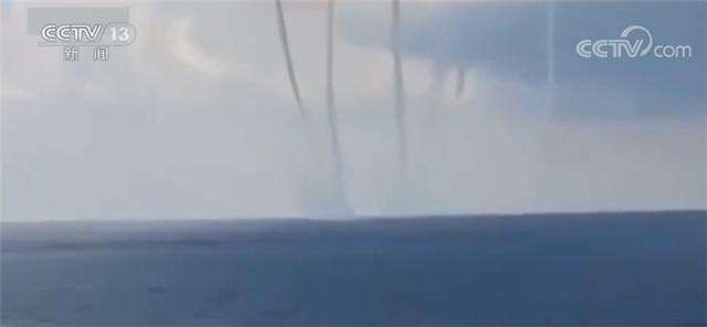 龙吸水奇观_水龙卷和火龙卷图片_美国六龙吸水事件