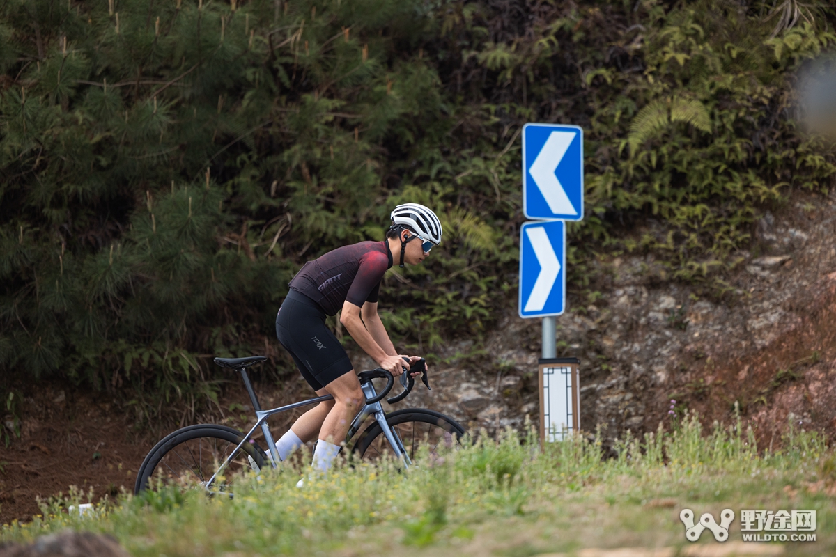 捷安特TCR公路车_捷安特atx750 s_捷安特DEFY长途骑行自行车