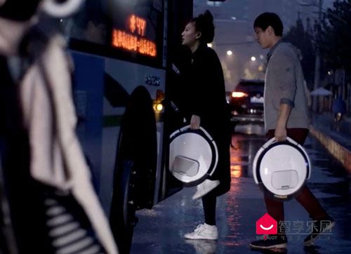 平衡车诉讼 广州 用户 酷玩九号平衡车 小米 纳恩博 陀螺仪感应 事故原因 平衡车行业 负面新闻 滑行工具 路权问题 标_智能平衡车 原理