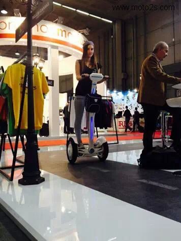 爱尔威智能平衡车_爱尔威智能平衡车_意大利米兰国际两轮车展