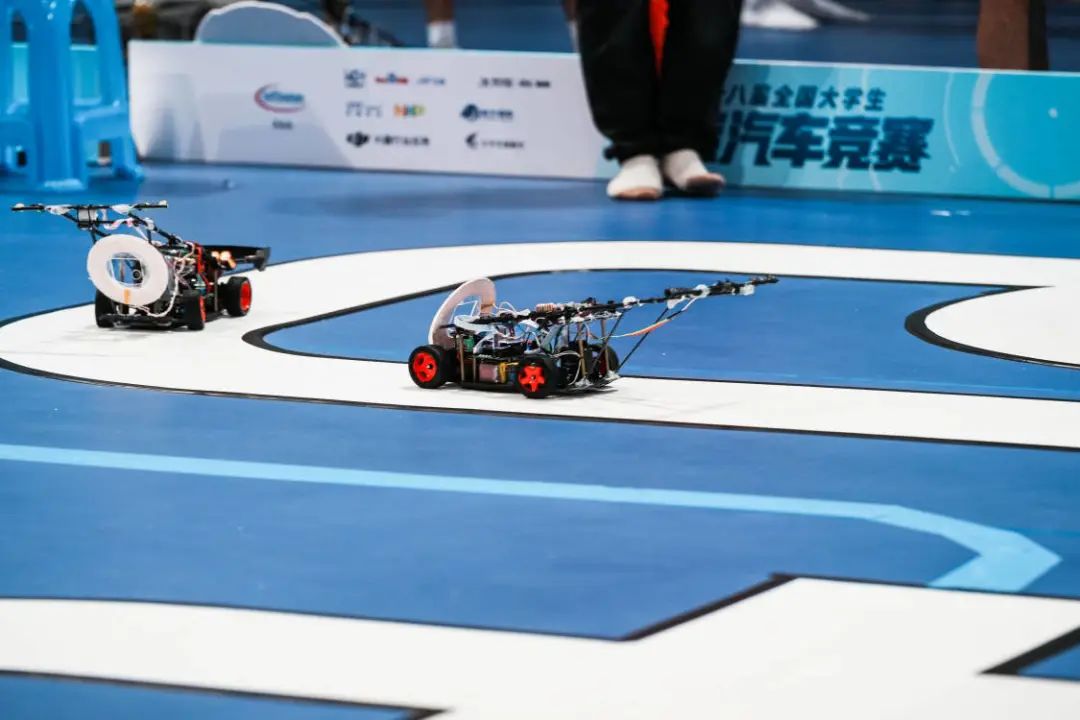 全国大学生智能汽车竞赛 江南大学 智能车俱乐部_飞思卡尔智能车大赛