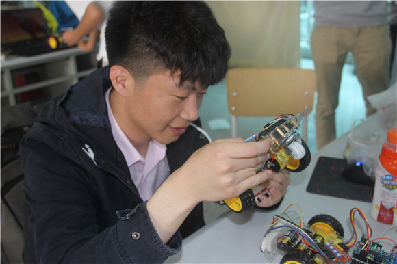 暗网下载 东北大学2018年"建龙钢铁"大学生智能车竞赛成功举行