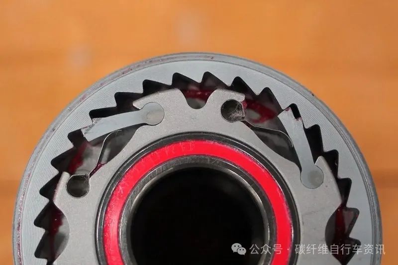 自行车车架材质类型_自行车零部件组成_山地车塔基怎么拆下