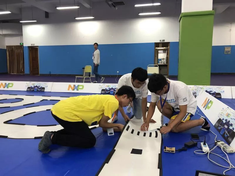 第十三届全国大学生智能汽车竞赛_厦门大学嘉庚学院_恩智浦智能车大赛贴吧