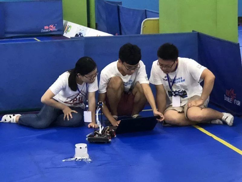 恩智浦智能车大赛贴吧_第十三届全国大学生智能汽车竞赛_厦门大学嘉庚学院