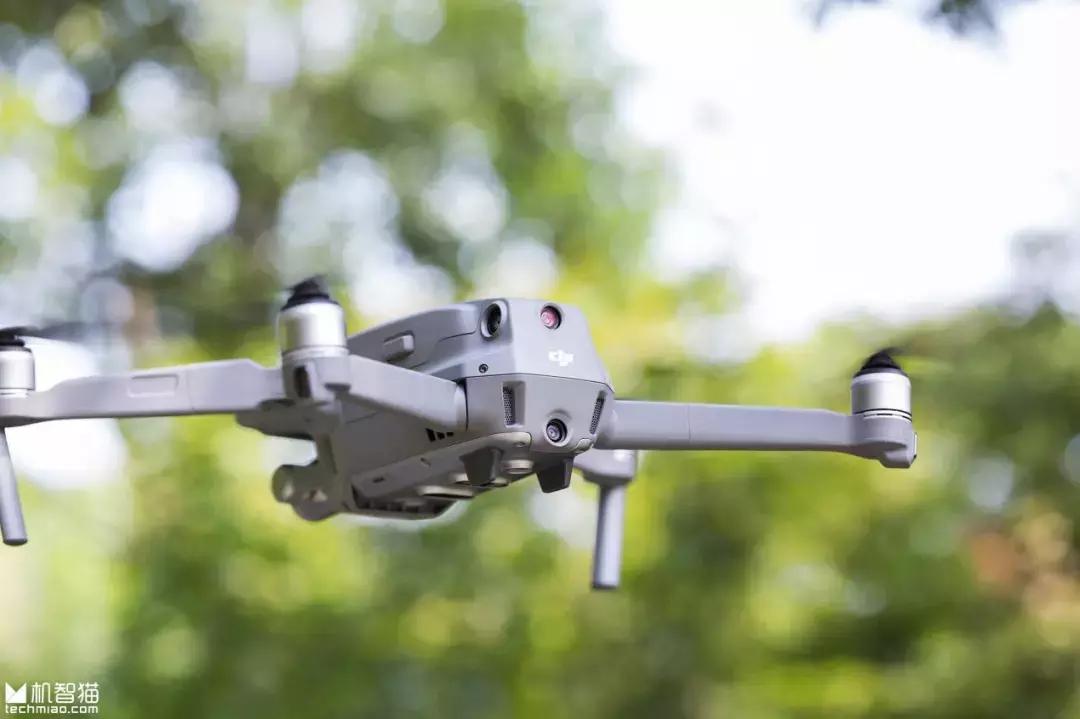 大疆御Mavic 2专业版评测_mavic air适合新手_大疆御Mavic 2变焦版对比