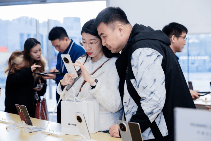 太原华为体验店_华为Mate 70系列发布_HUAWEI Mate X6折叠屏手机