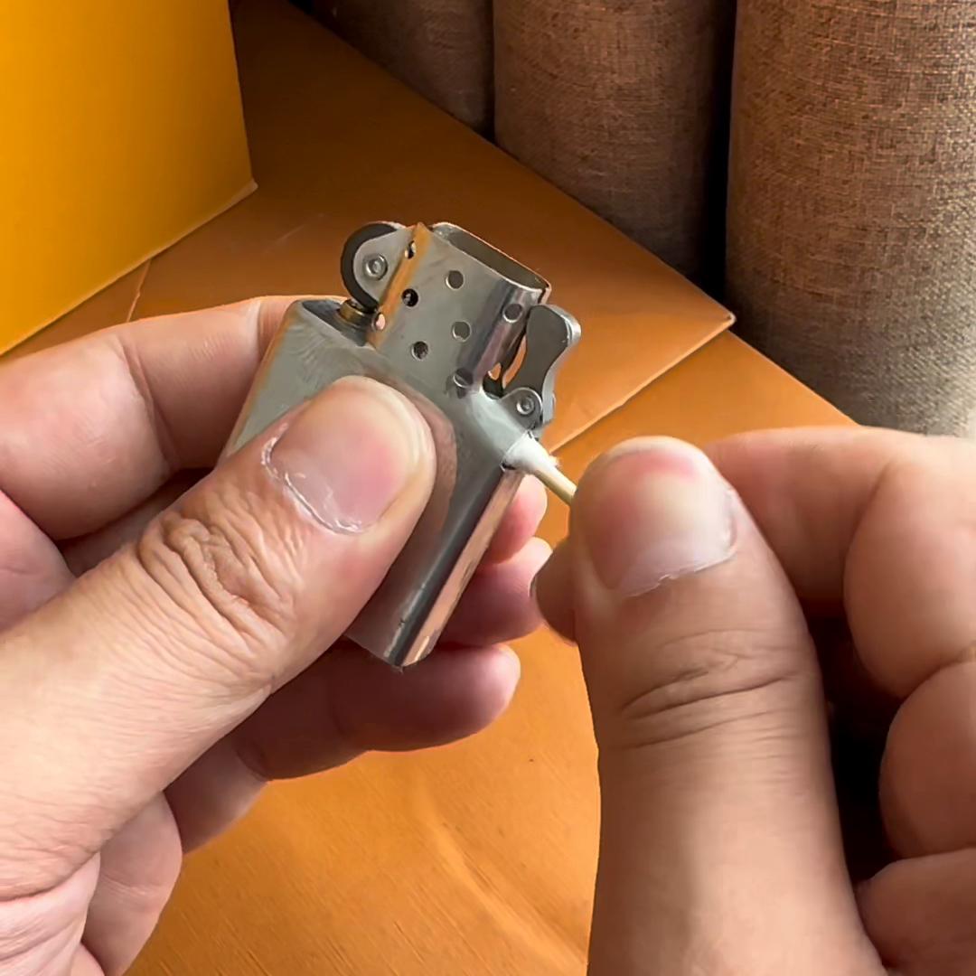 用zippo点烟怎么了_zippo打火机保养方法_紫铜机氧化包浆处理